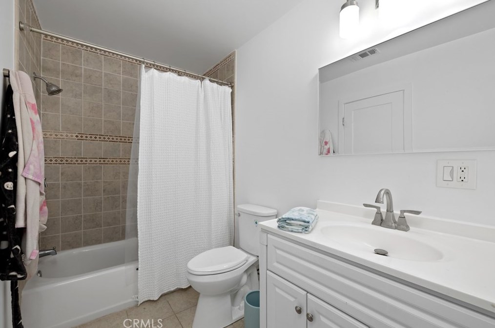 422 Maple Ave, El Segundo CA  90245-2422 exterior