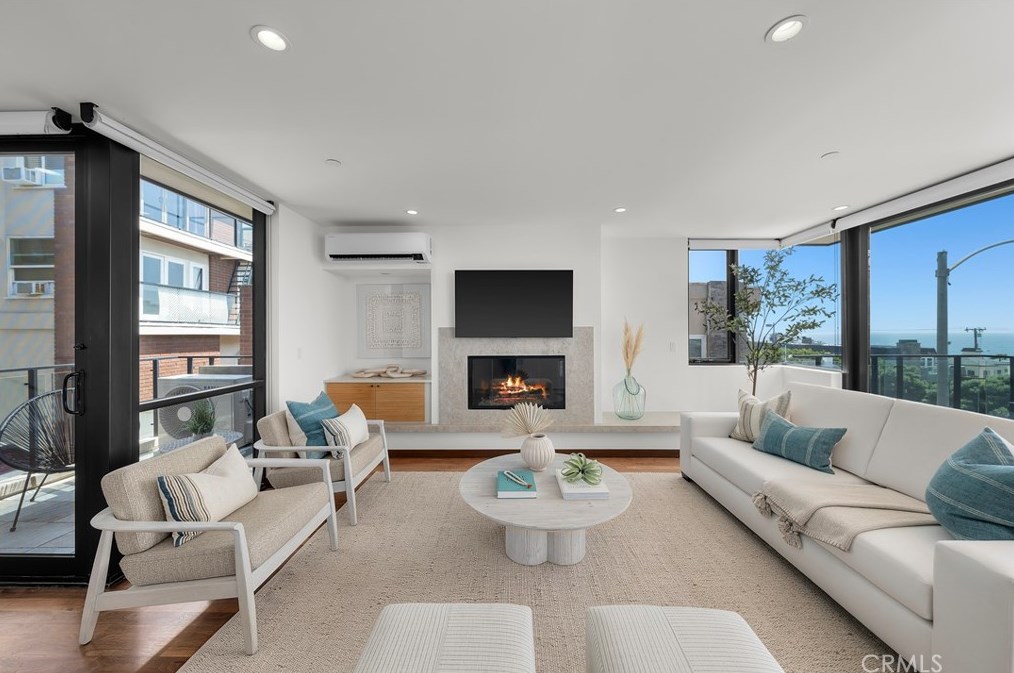 1308 Manhattan Ave, Manhattan Beach CA  90266-4746 exterior