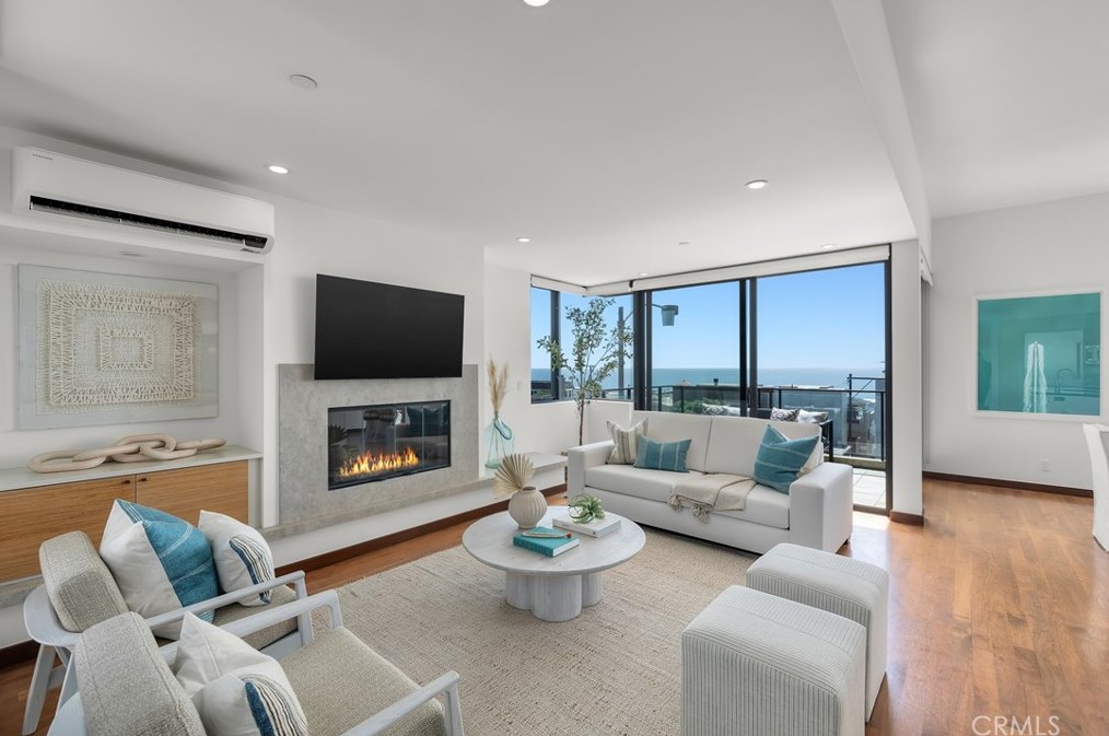 1308 Manhattan Ave, Manhattan Beach CA  90266-4746 exterior