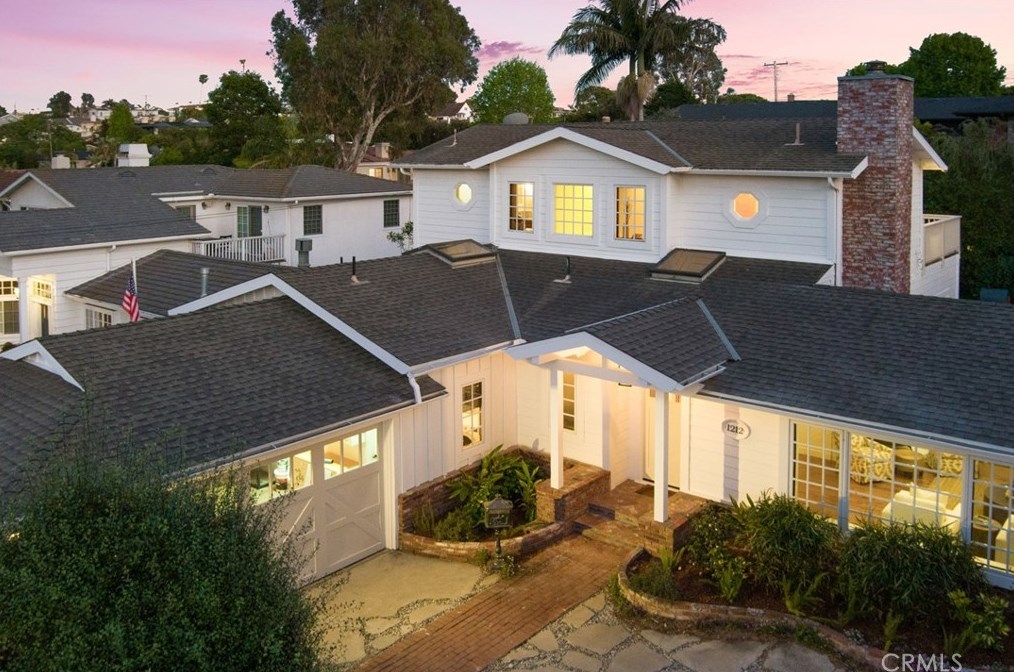 1212 2nd St, Manhattan Beach, CA 90266-6837