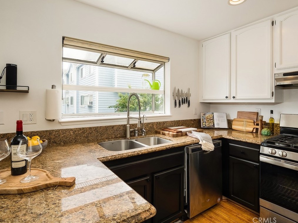 13060 Sycamore Village Dr, Norwalk CA  90650-8336 exterior
