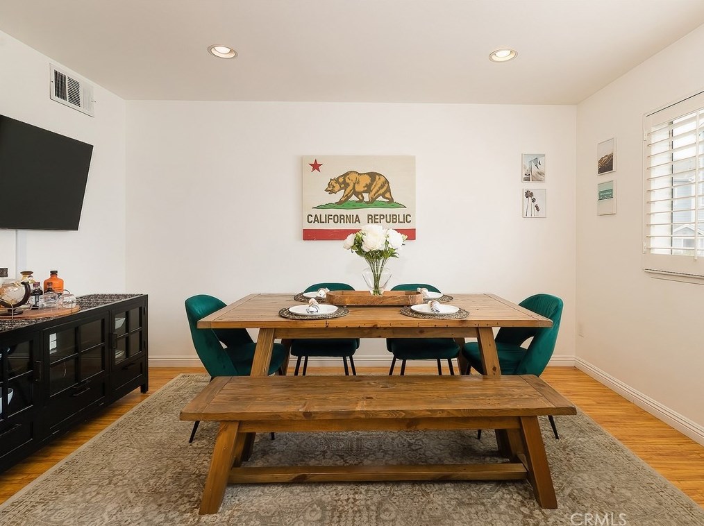 13060 Sycamore Village Dr, Norwalk CA  90650-8336 exterior