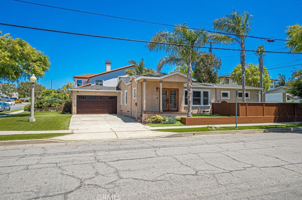 1130 20th St, Manhattan Beach, CA 90266