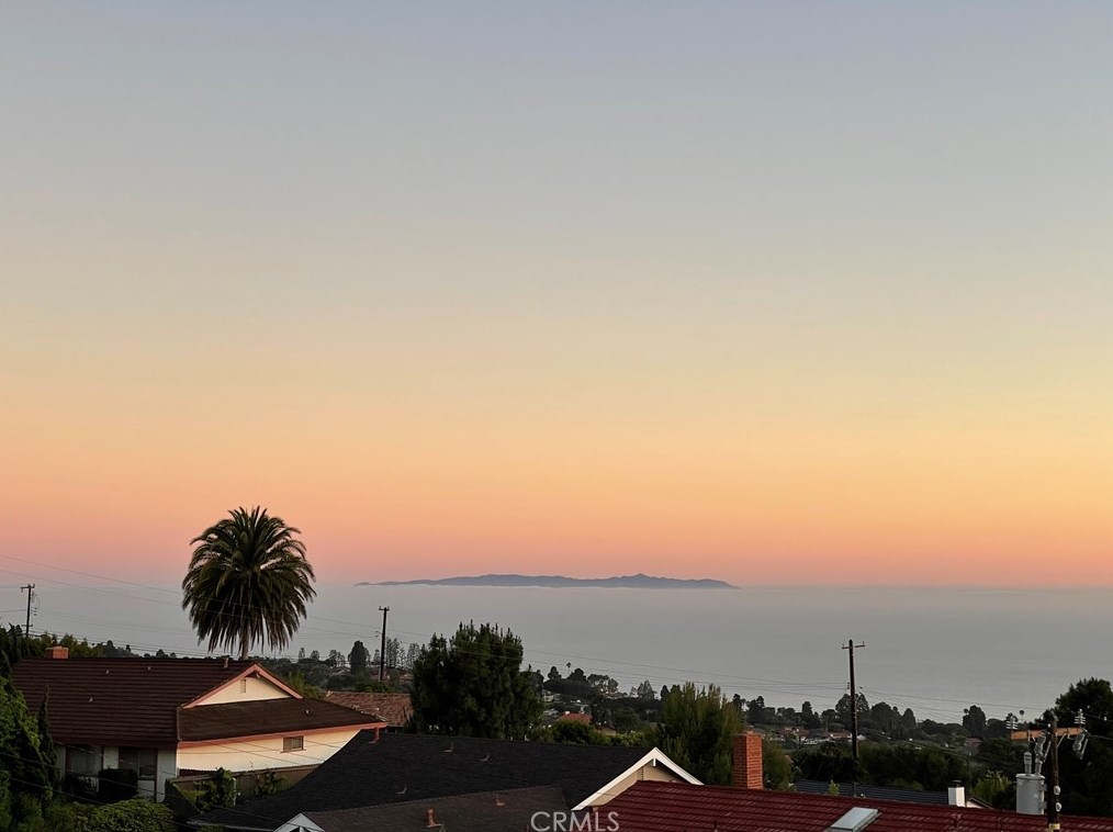 28523 Hazelridge Dr, Palos Verdes Estates, CA 90275-3128