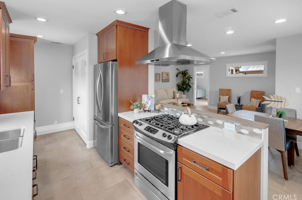 2427 239 St, Torrance CA  90501-5925 exterior