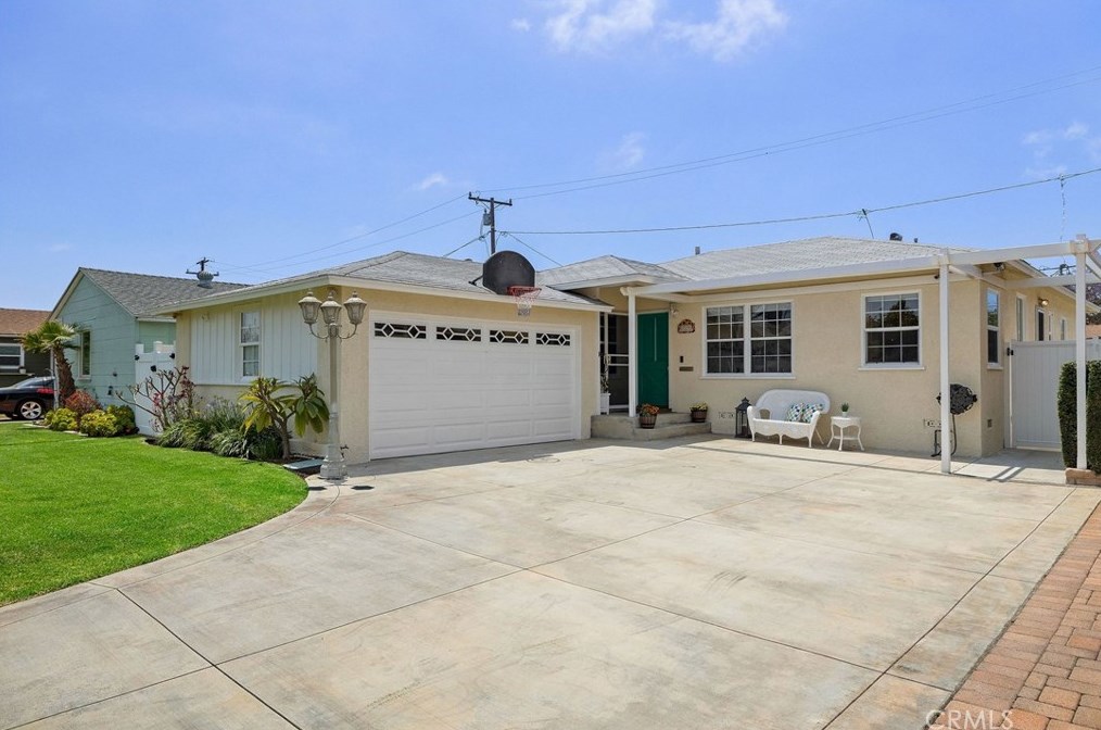 13235 Hindry Ave, Hawthorne, CA 90250-4931