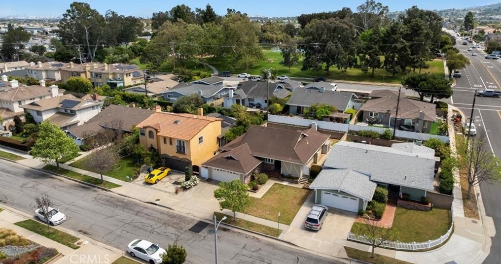 1968 235 Pl, Torrance CA  90501-6043 exterior