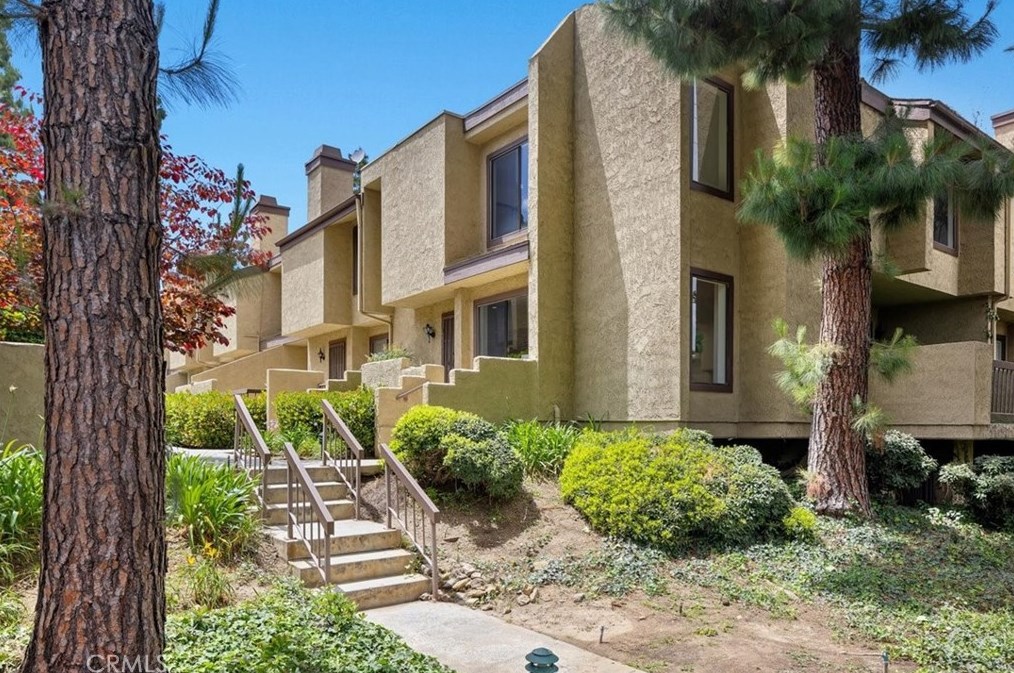 849 E Victoria St #211, Long Beach, CA 90746