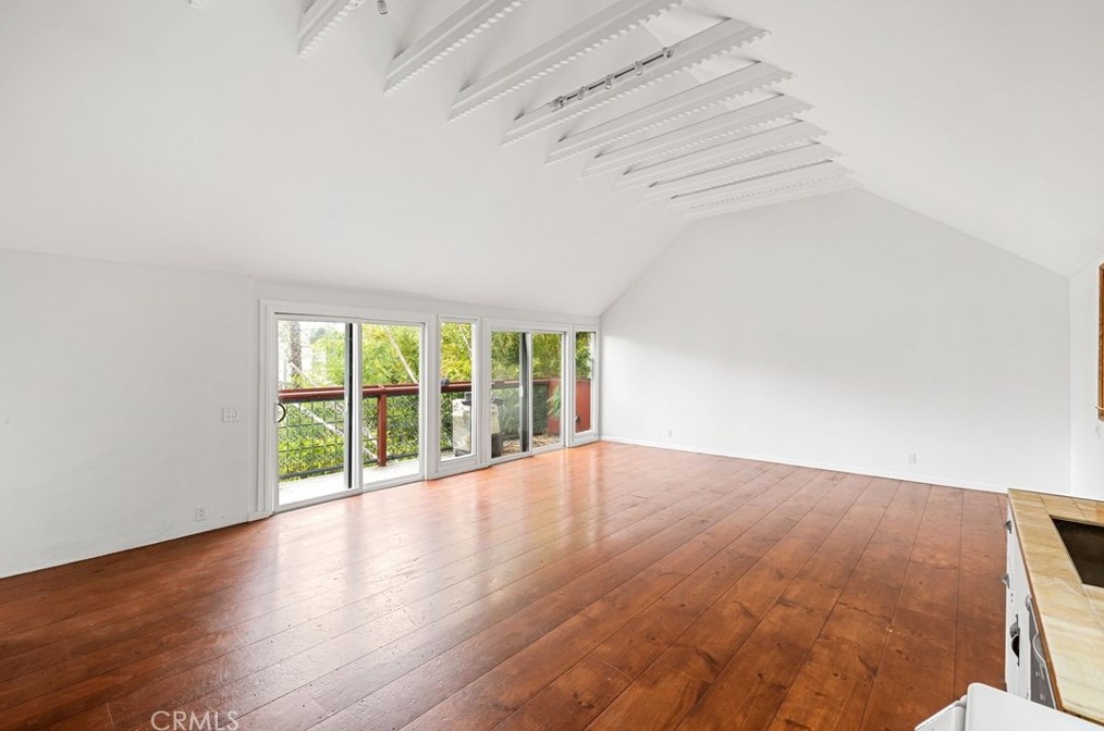 3223 Larissa Dr, Los Angeles CA  90026-6221 exterior