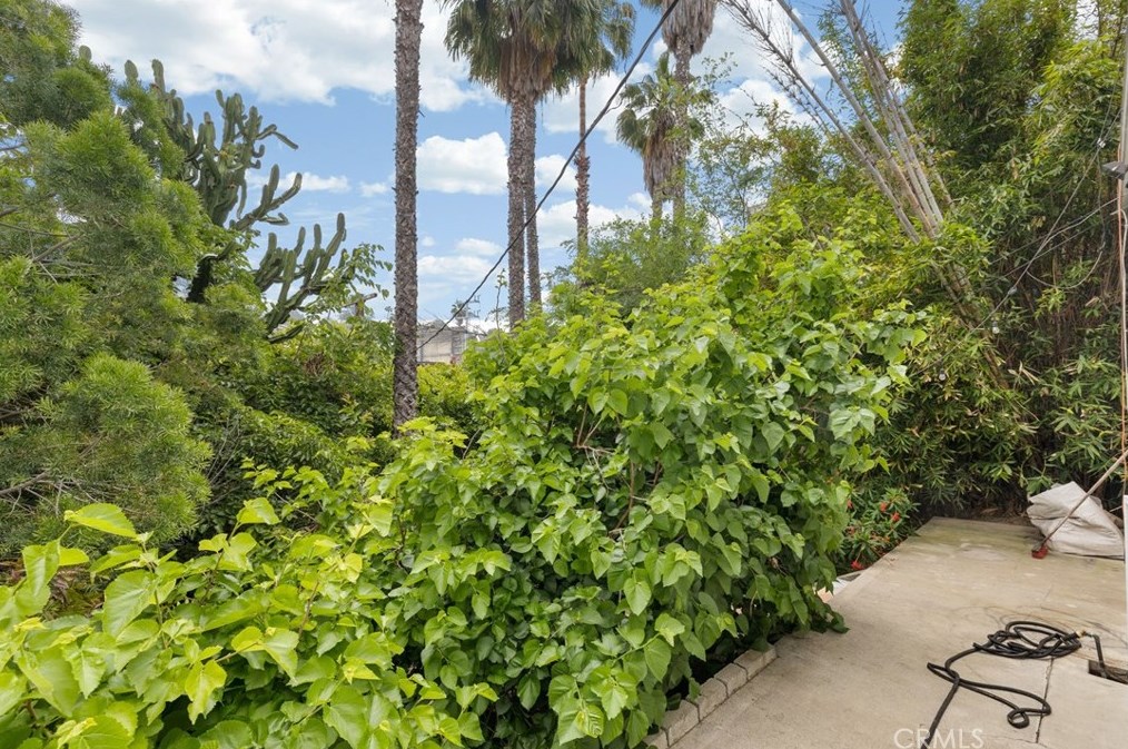 3223 Larissa Dr, Los Angeles CA  90026-6221 exterior