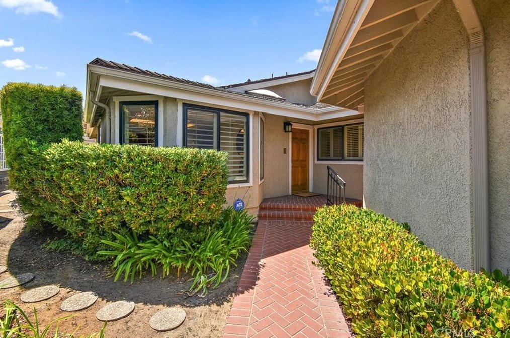 19 Fairway Dr #1, Manhattan Beach, CA 90266