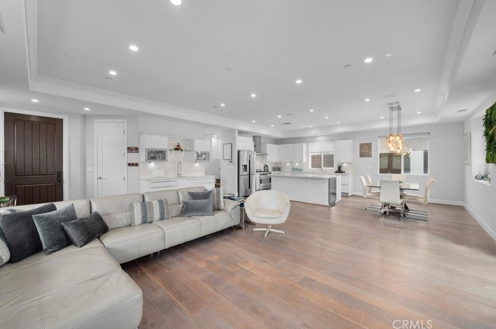 2214 Warfield Ave, Redondo Beach, CA 90278-1431