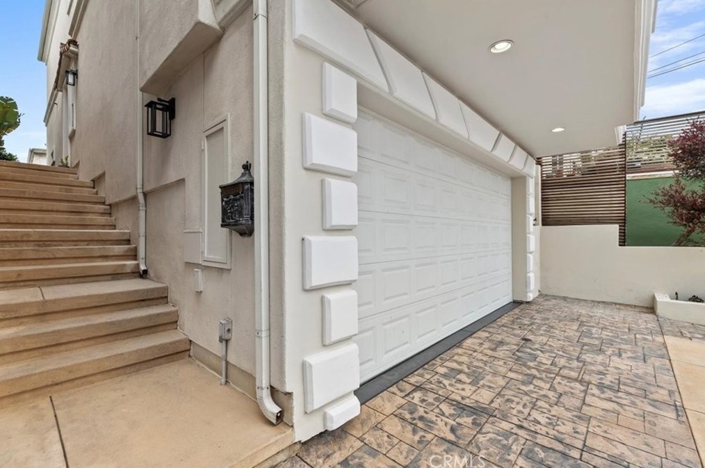 1747 Carver St, Redondo Beach, CA 90278-2819