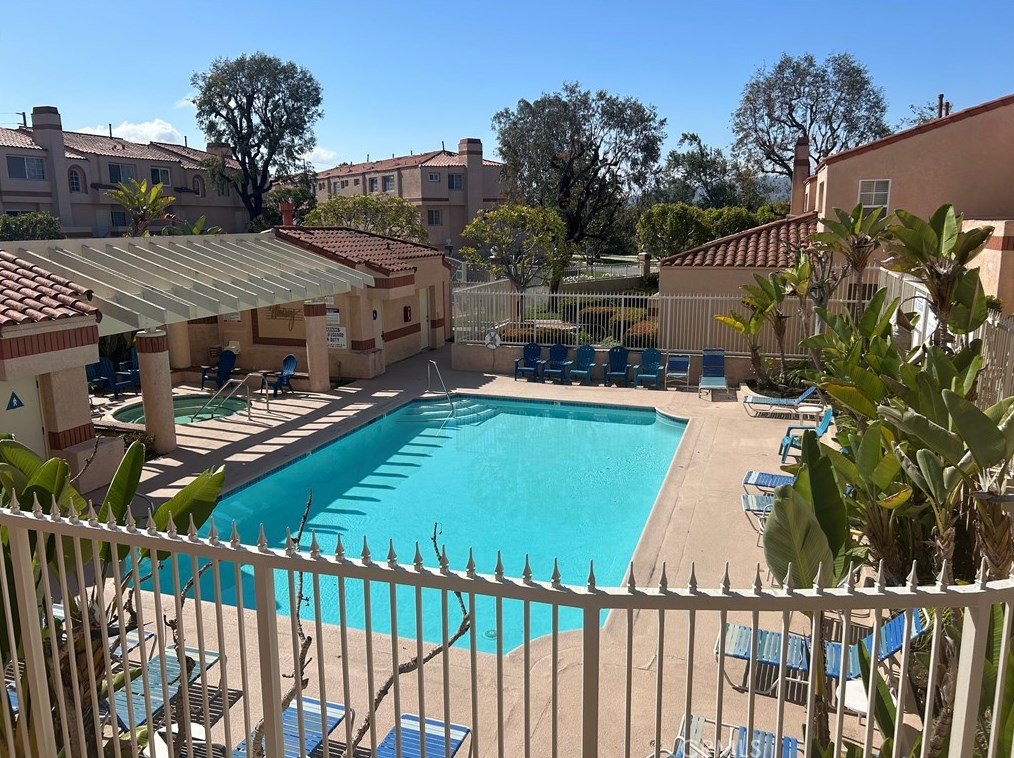 3101 Plaza Del Amo, Torrance CA  90503-7141 exterior