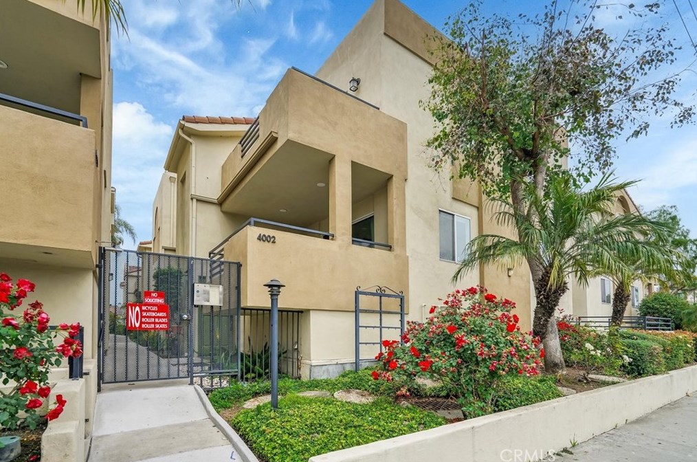 4002 164th St, Lawndale, CA 90260-3052