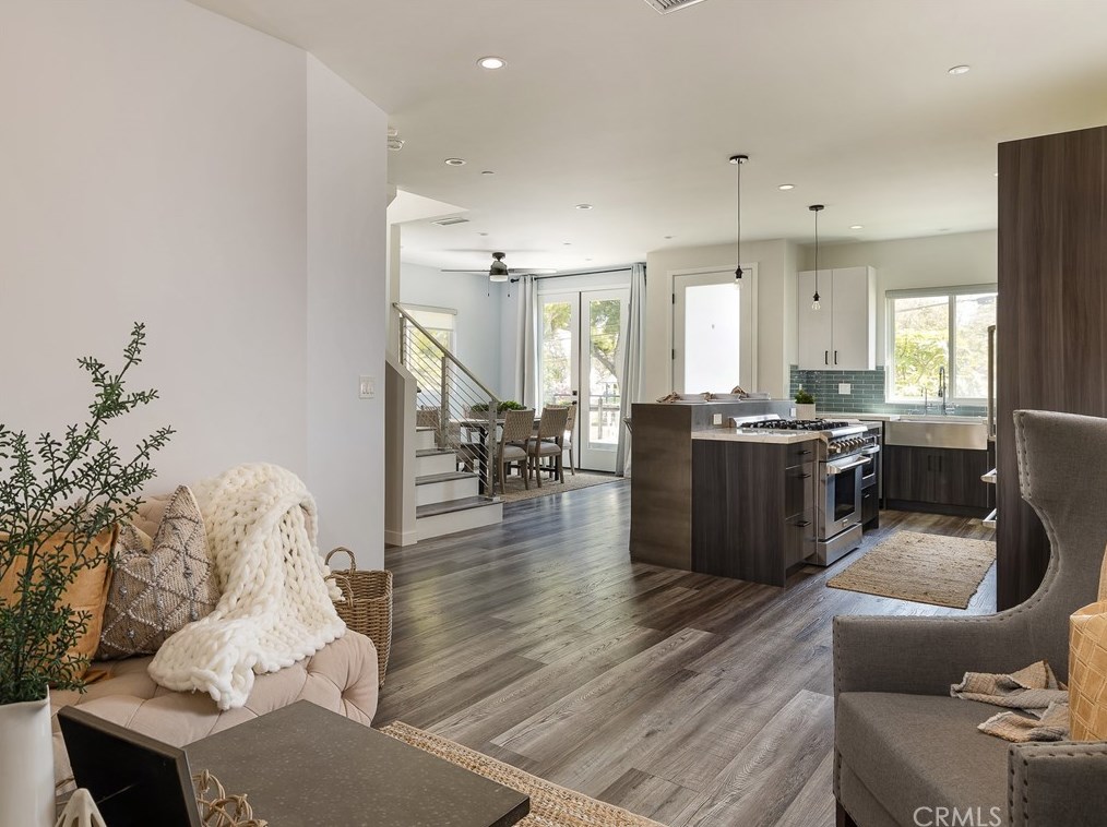 125 Palm Ave, El Segundo CA  90245-2296 exterior