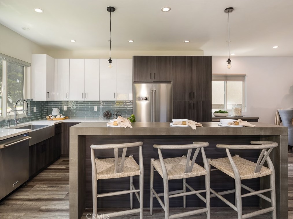 125 Palm Ave, El Segundo CA  90245-2296 exterior