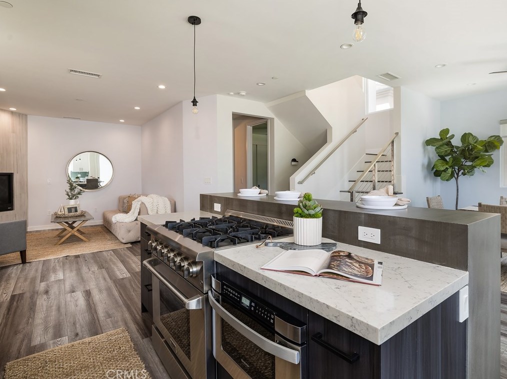 125 Palm Ave, El Segundo CA  90245-2296 exterior