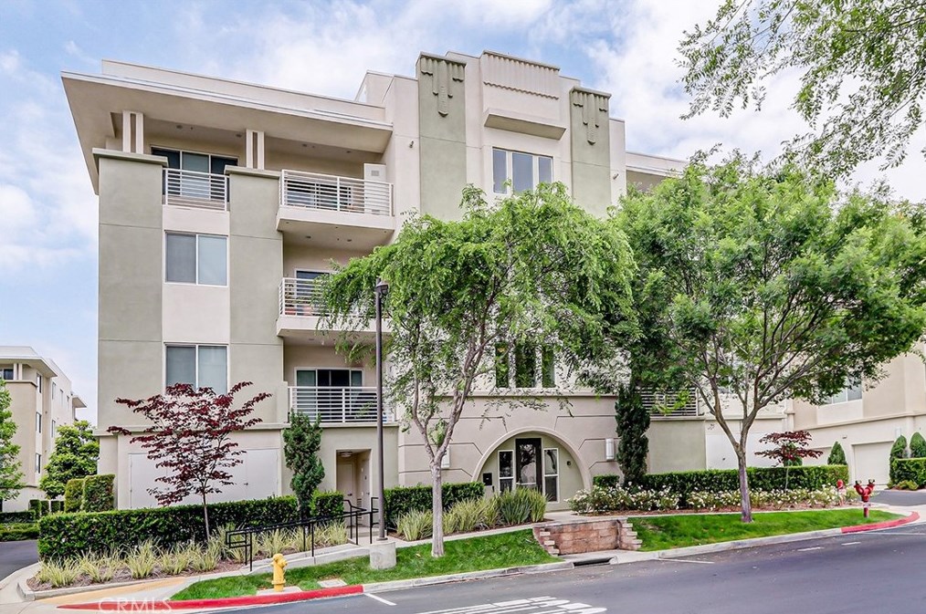13021 Central Ave #302, Hawthorne, CA 90250