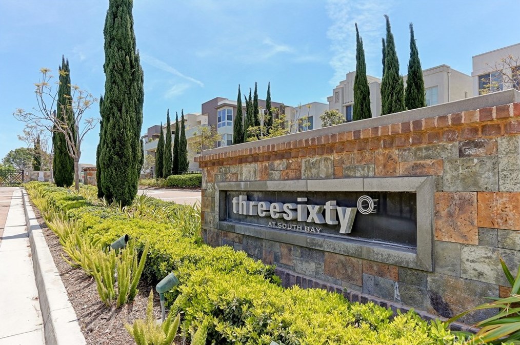 13021 Central Ave, Hawthorne CA 90250-5879 exterior