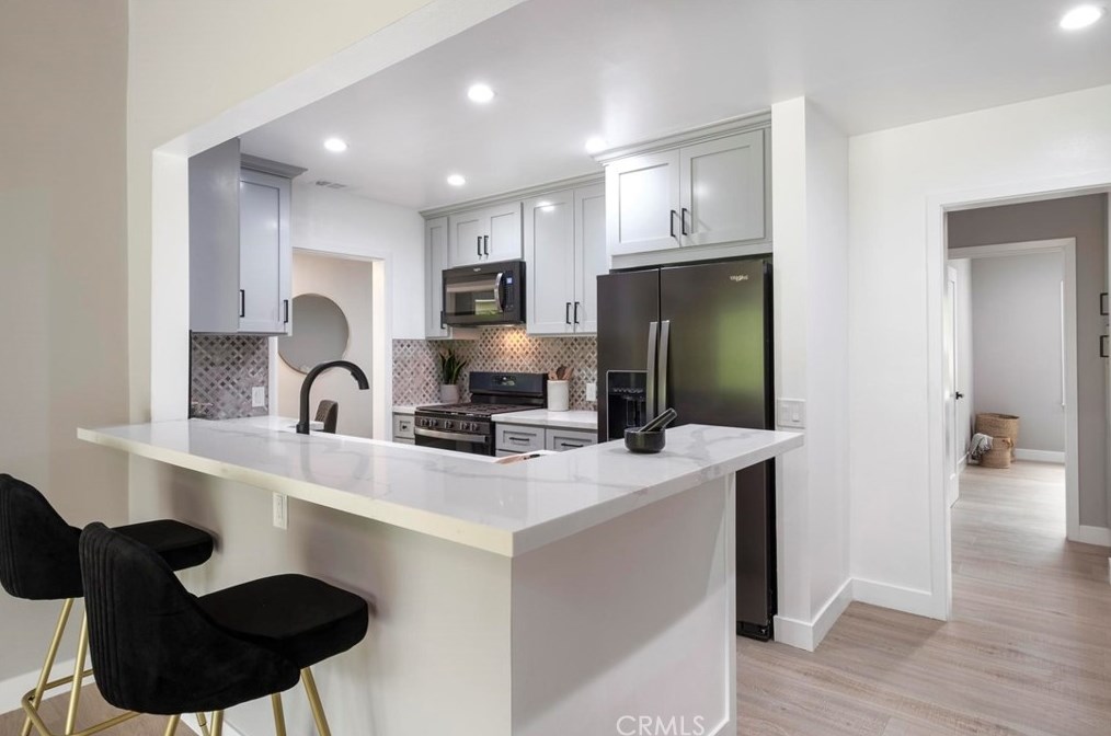 4913 Sharynne Ln, Torrance CA  90505-3356 exterior
