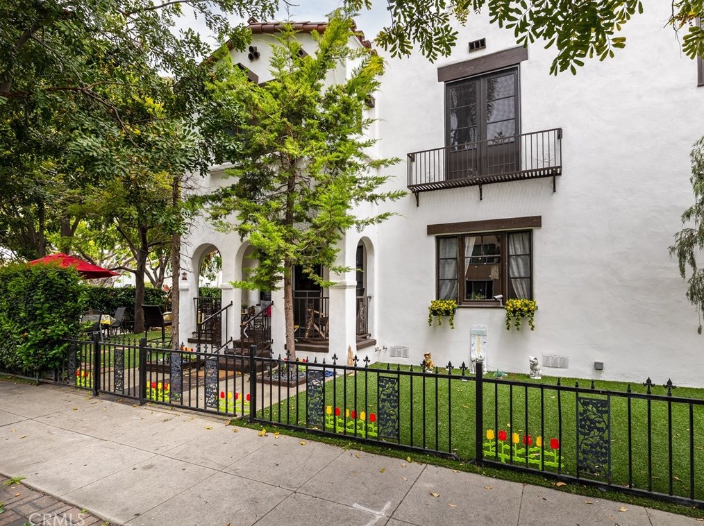 341 W 21st St, Long Beach, CA 90806