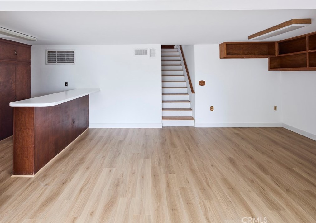 209 Oak Ave, El Segundo CA 90245-5229 exterior