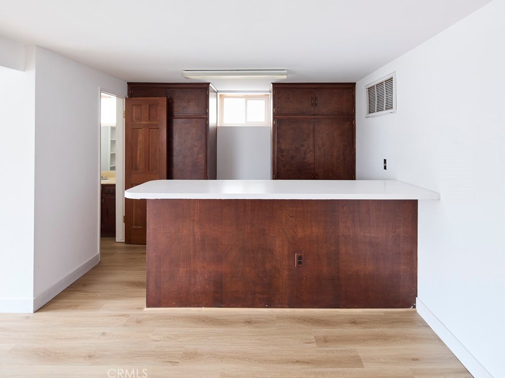 209 Oak Ave, El Segundo CA 90245-5229 exterior