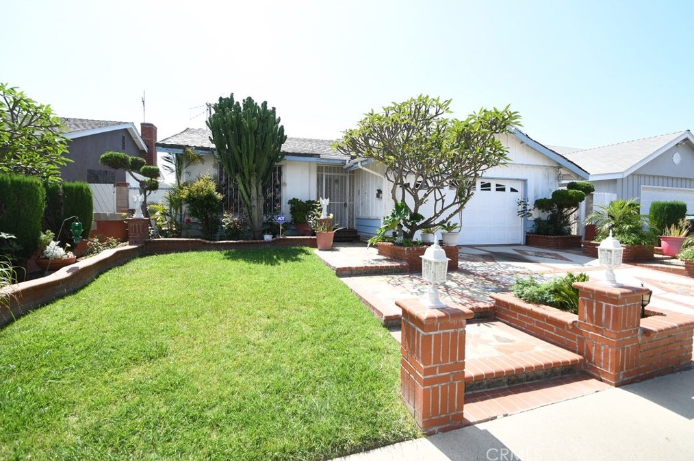 21133 Grace Ave, Long Beach, CA 90745