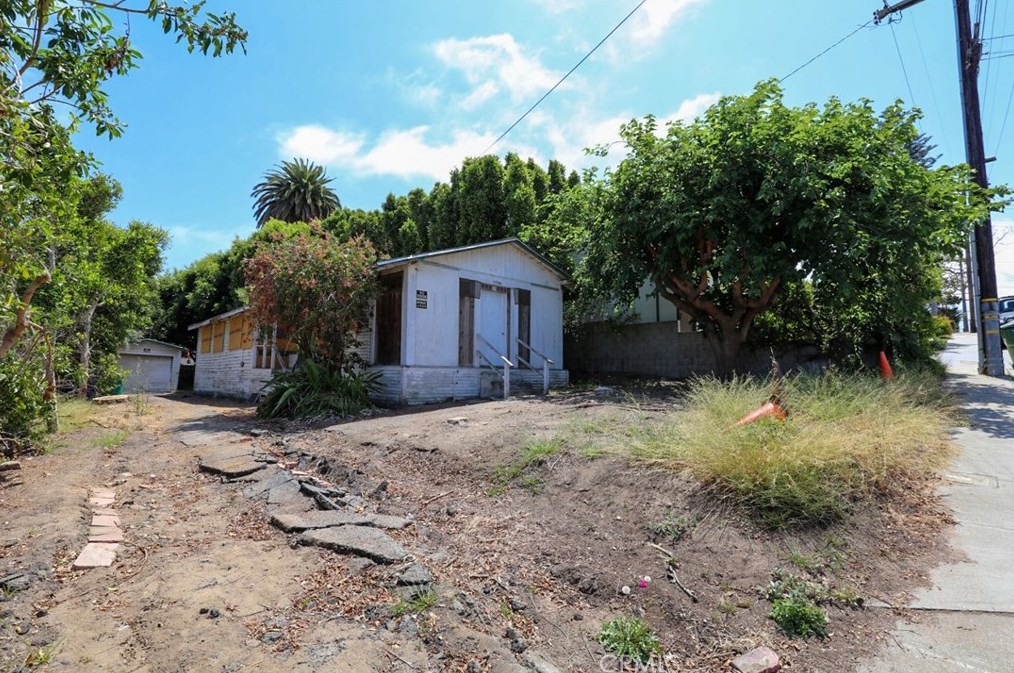 1736 Voorhees Ave, Manhattan Beach, CA 90266