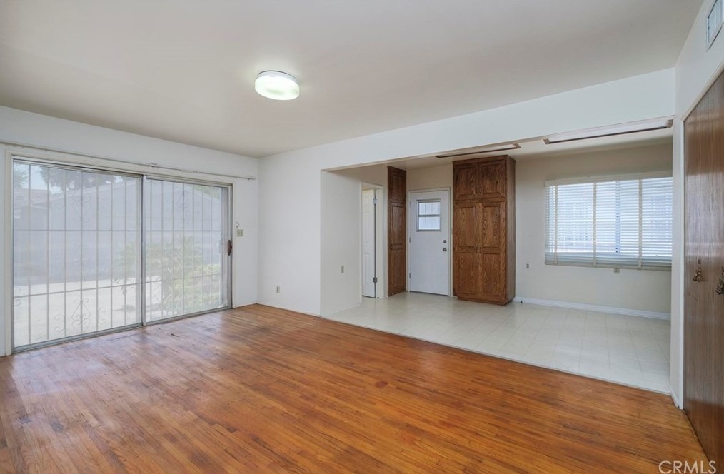 3840 Norton Ave, Los Angeles CA  90008-1943 exterior