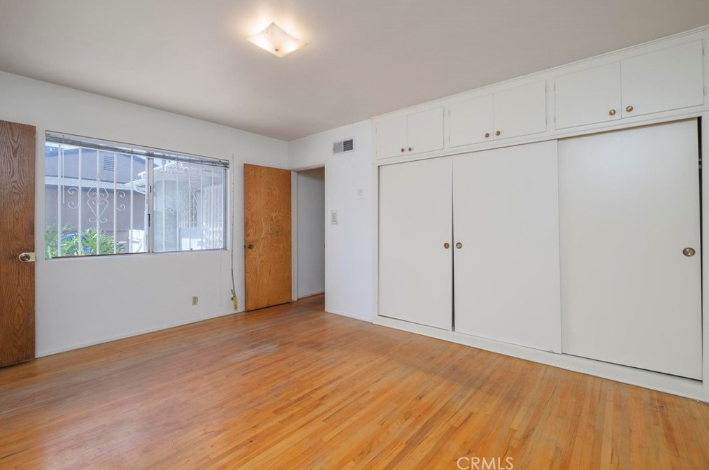 3840 Norton Ave, Los Angeles CA  90008-1943 exterior