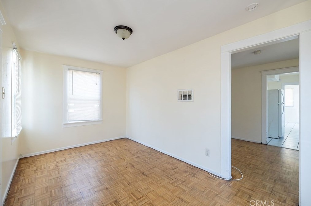 1629 37th St, Los Angeles CA  90018-4524 exterior