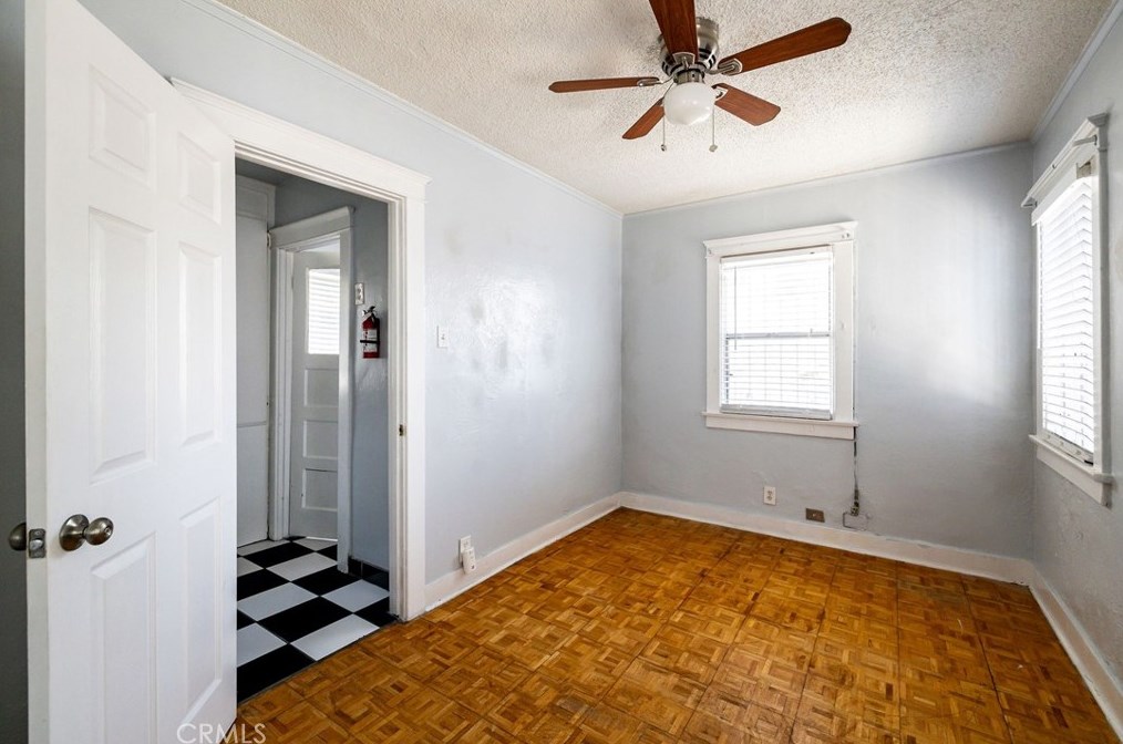 1629 37th St, Los Angeles CA  90018-4524 exterior