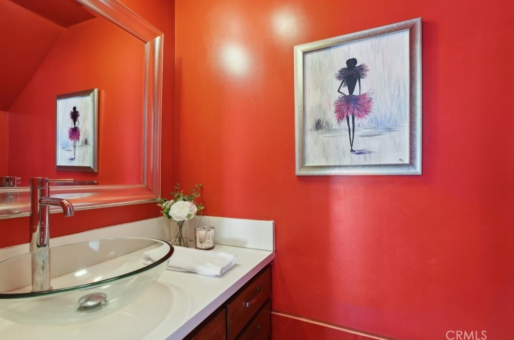 4235 59th Pl, Los Angeles CA  90043-3449 exterior