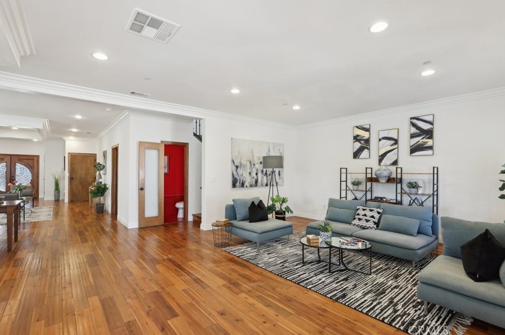 4235 59th Pl, Los Angeles CA  90043-3449 exterior