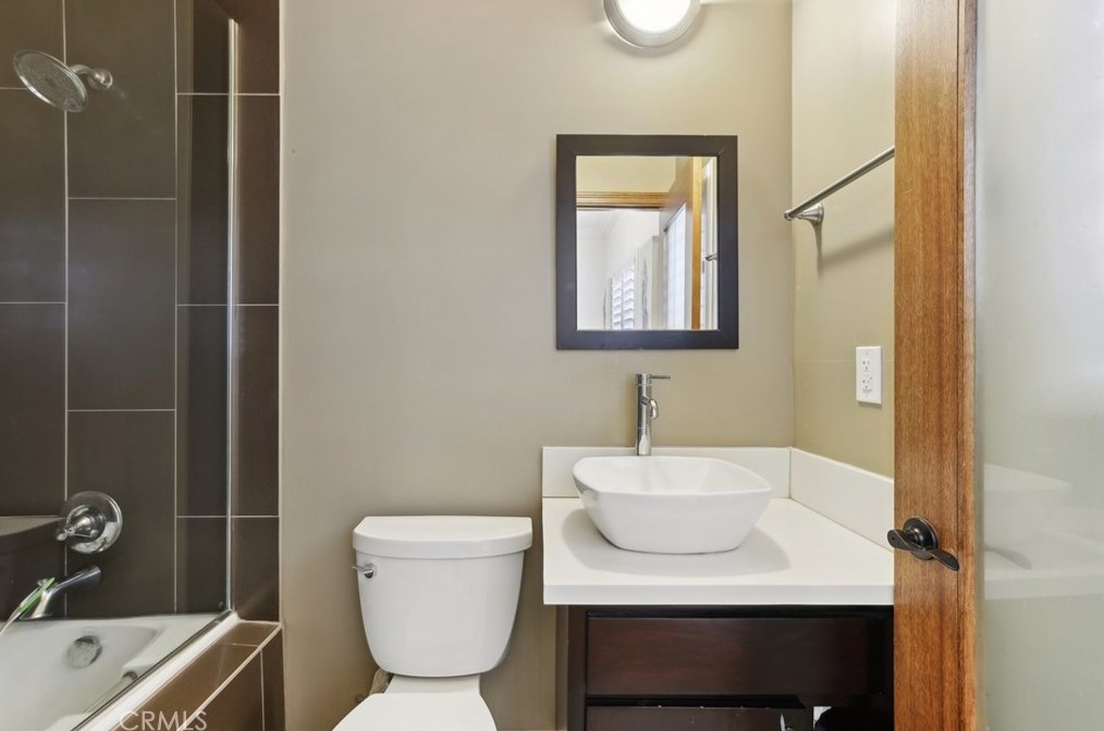 4235 59th Pl, Los Angeles CA  90043-3449 exterior