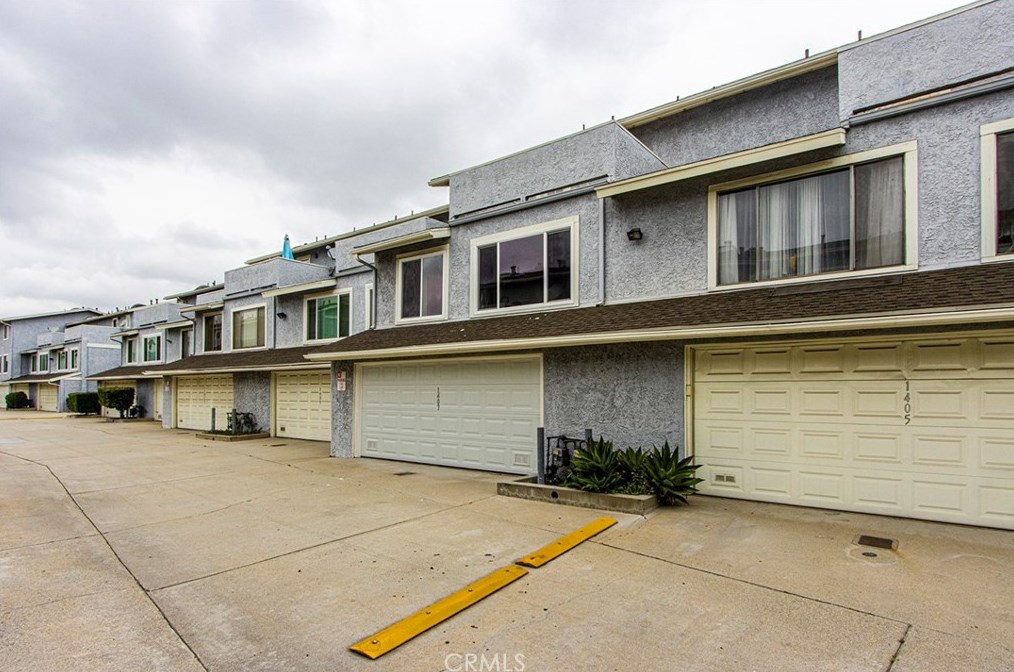 1407 W Village Ln, West Covina, CA 91790