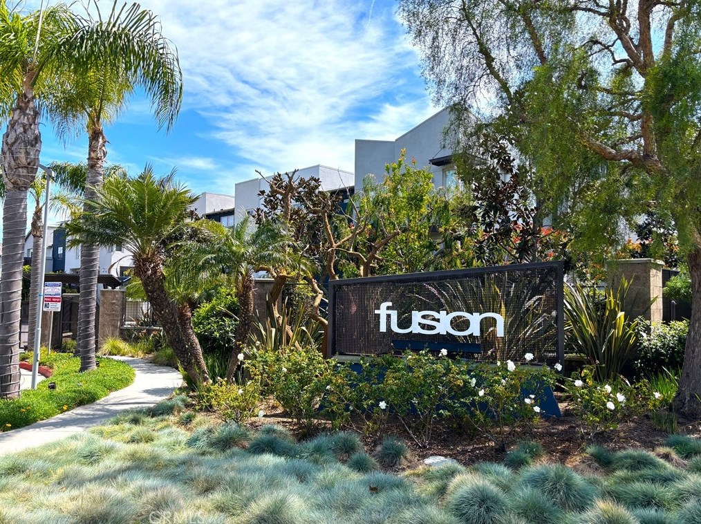 5509 149th Pl, Hawthorne CA  90250-6676 exterior