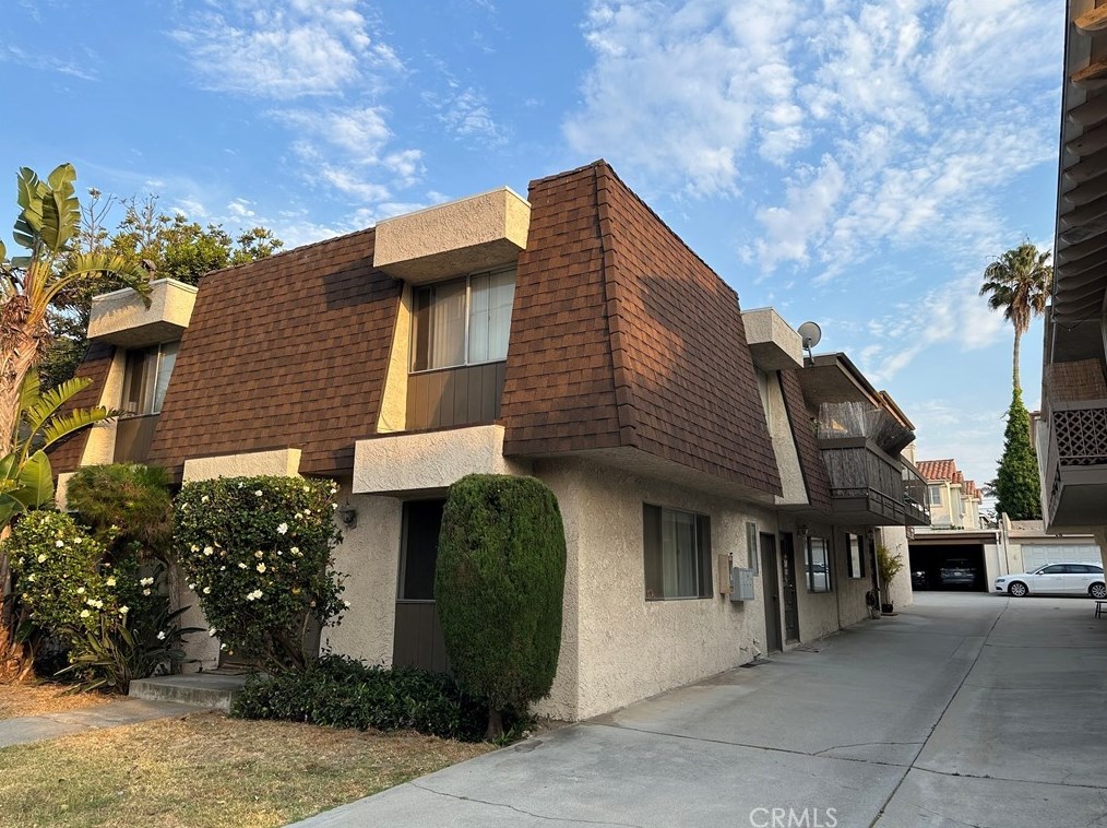 2220 Huntington Ln, Redondo Beach, CA 90278-4344