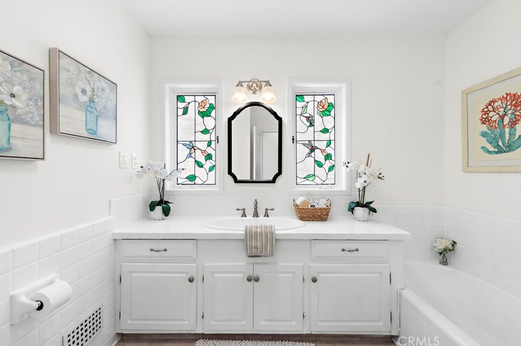 4022 Chestnut Ave, Long Beach CA  90807-3208 exterior