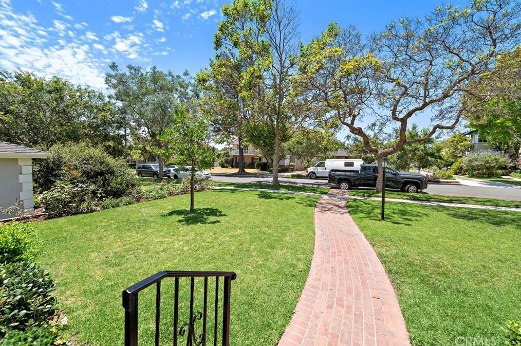 4022 Chestnut Ave, Long Beach CA  90807-3208 exterior