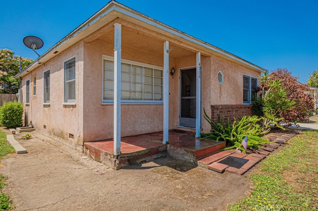 4906 140th St, Hawthorne, CA 90250-6519