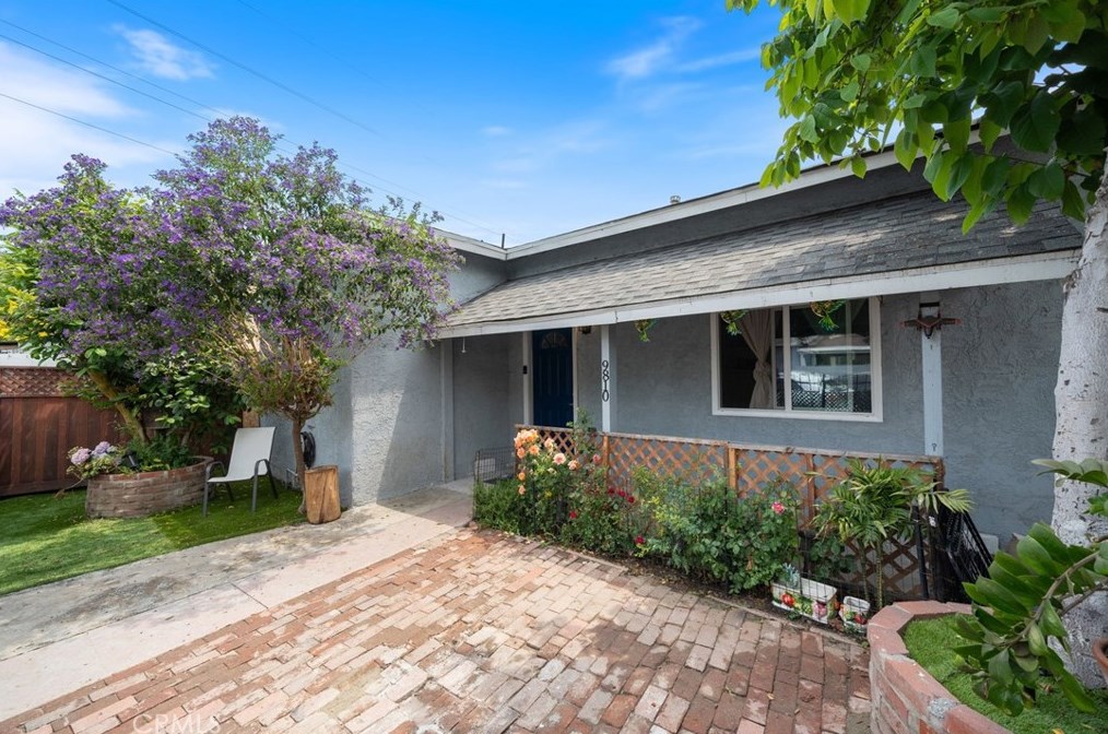 9810 Towne Ave, Los Angeles, CA 90003-4331