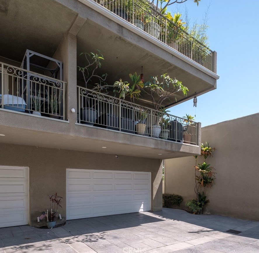 2060 Carson St, Torrance CA 90501-3221 exterior