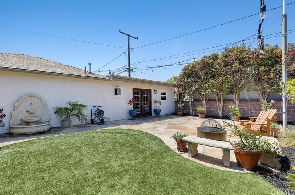 857 Maryland St, El Segundo CA  90245-2546 exterior