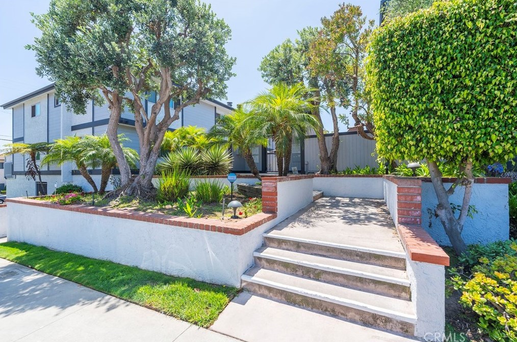 2520 Graham Ave, Redondo Beach, CA 90278-2170