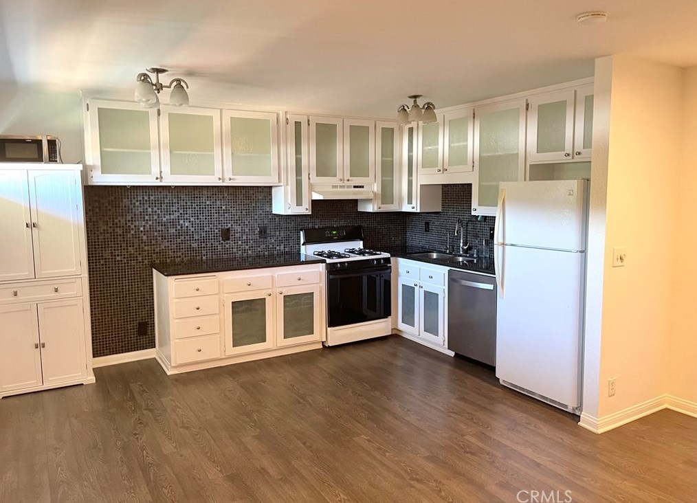 26015 Narbonne Ave, Lomita, CA 90717-3072