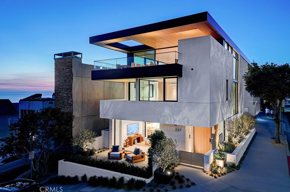 237 27th St, Manhattan Beach, CA 90266
