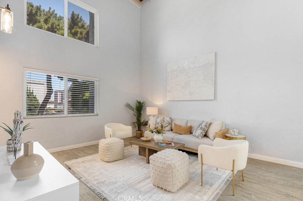2704 Voorhees Ave, Redondo Beach, CA 90278-2646